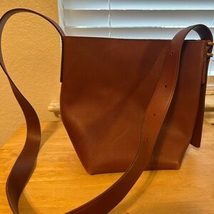 Madewell essentials, mini bucket bag